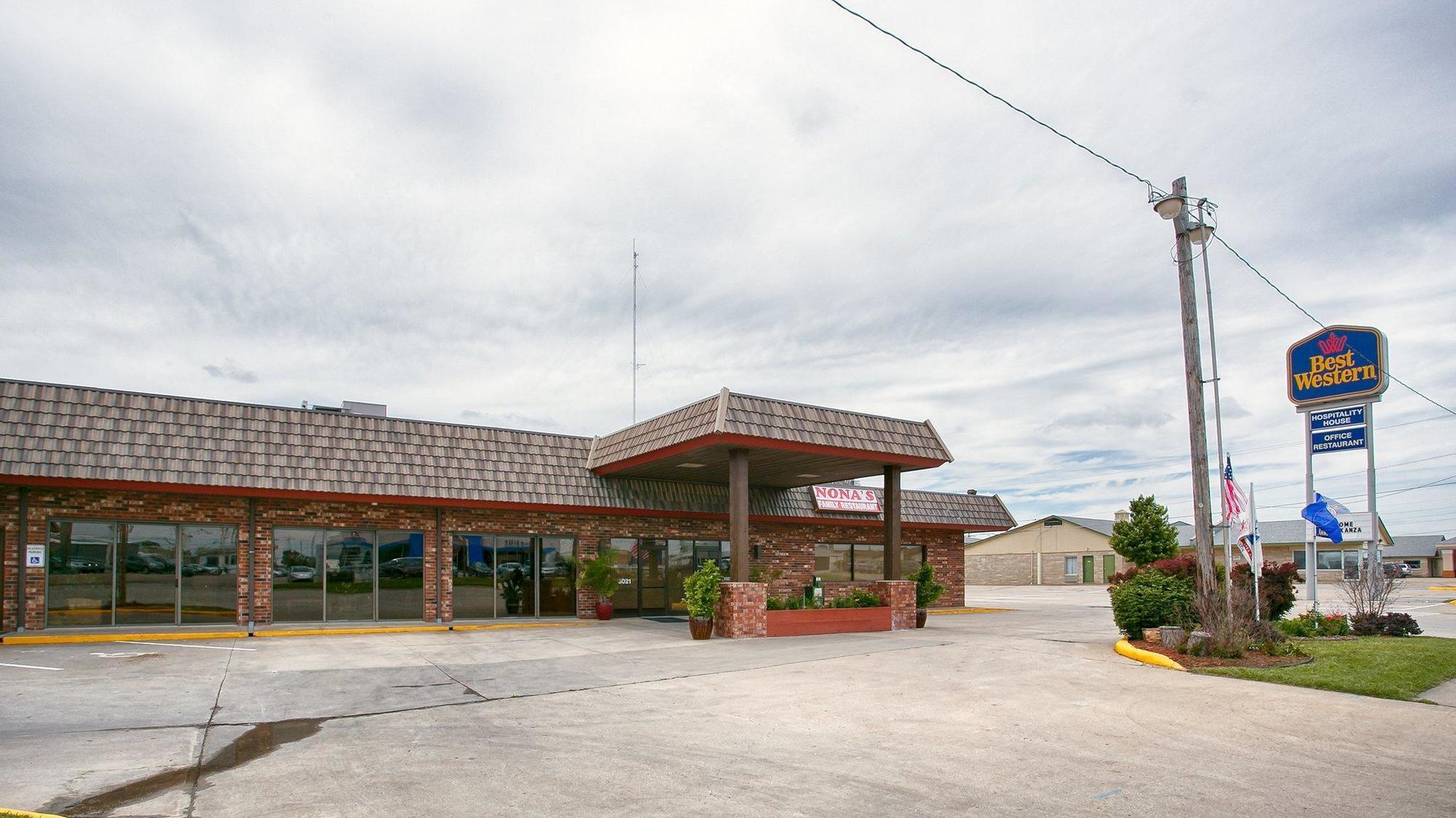 Best Western Hospitality House Emporia Esterno foto