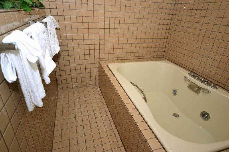 Best Western Hospitality House Emporia Esterno foto