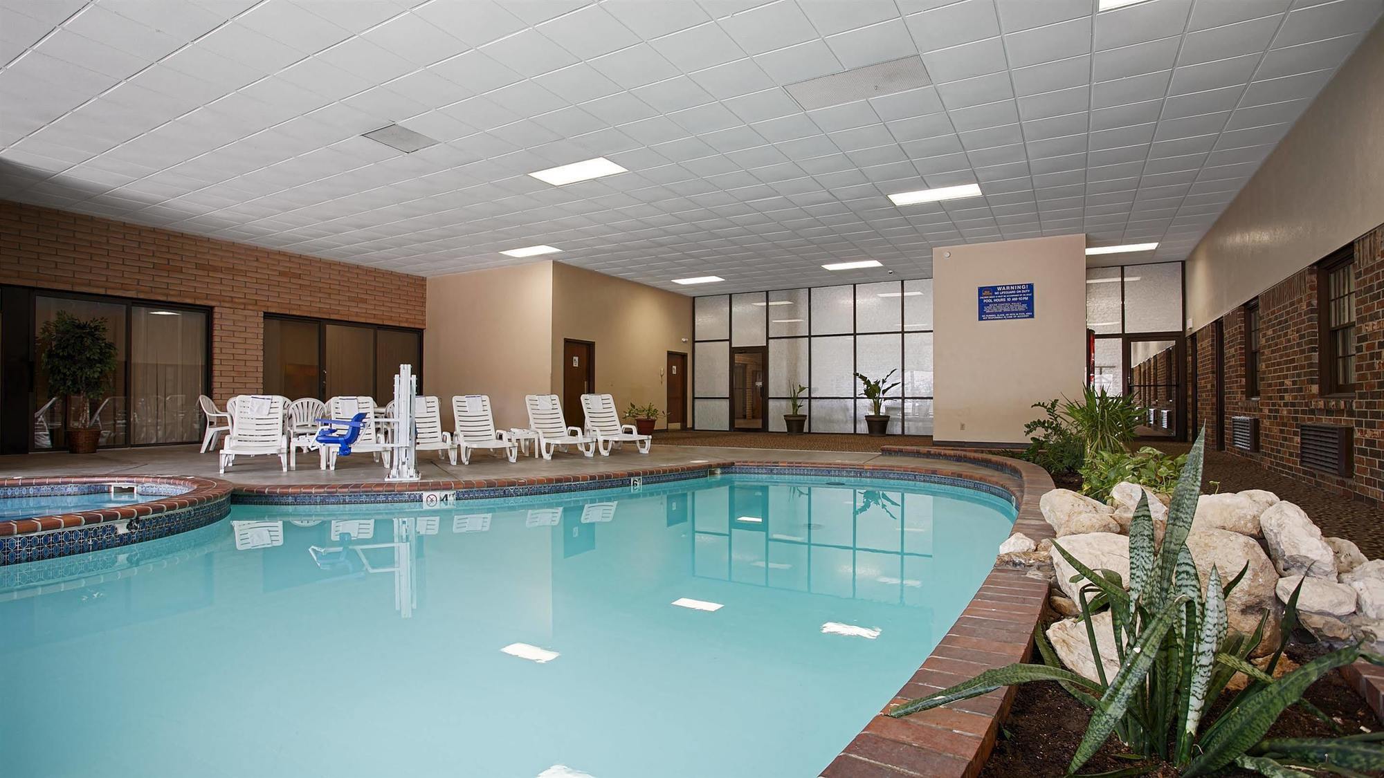Best Western Hospitality House Emporia Esterno foto
