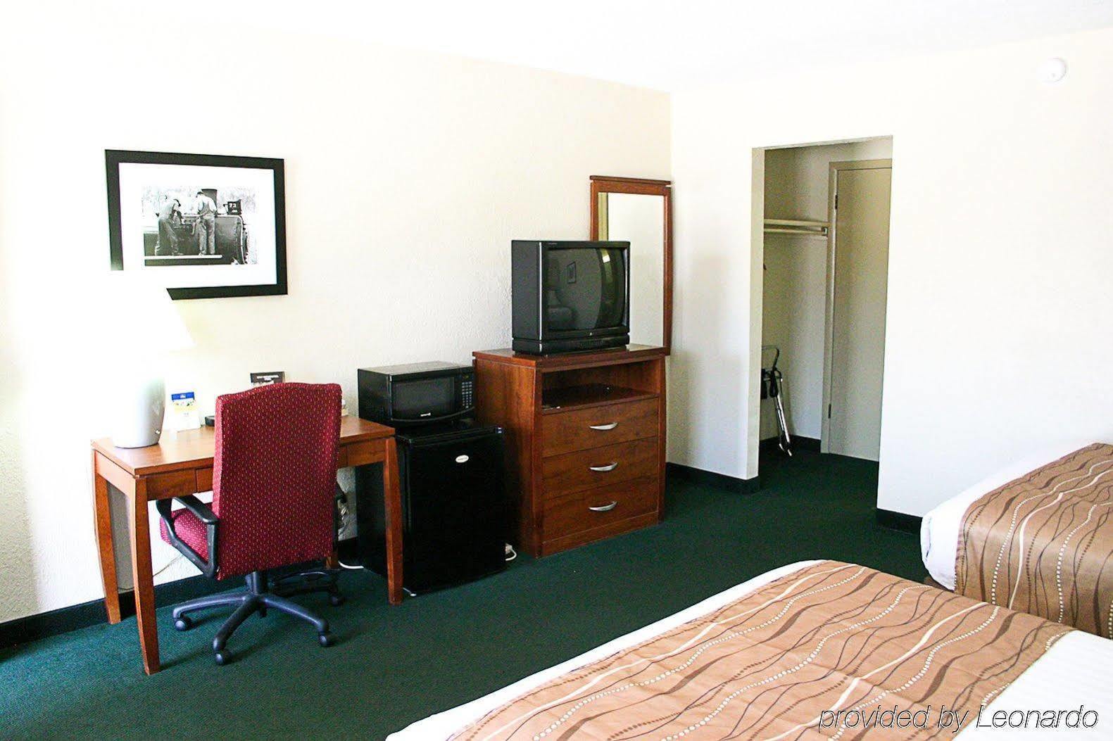 Best Western Hospitality House Emporia Esterno foto