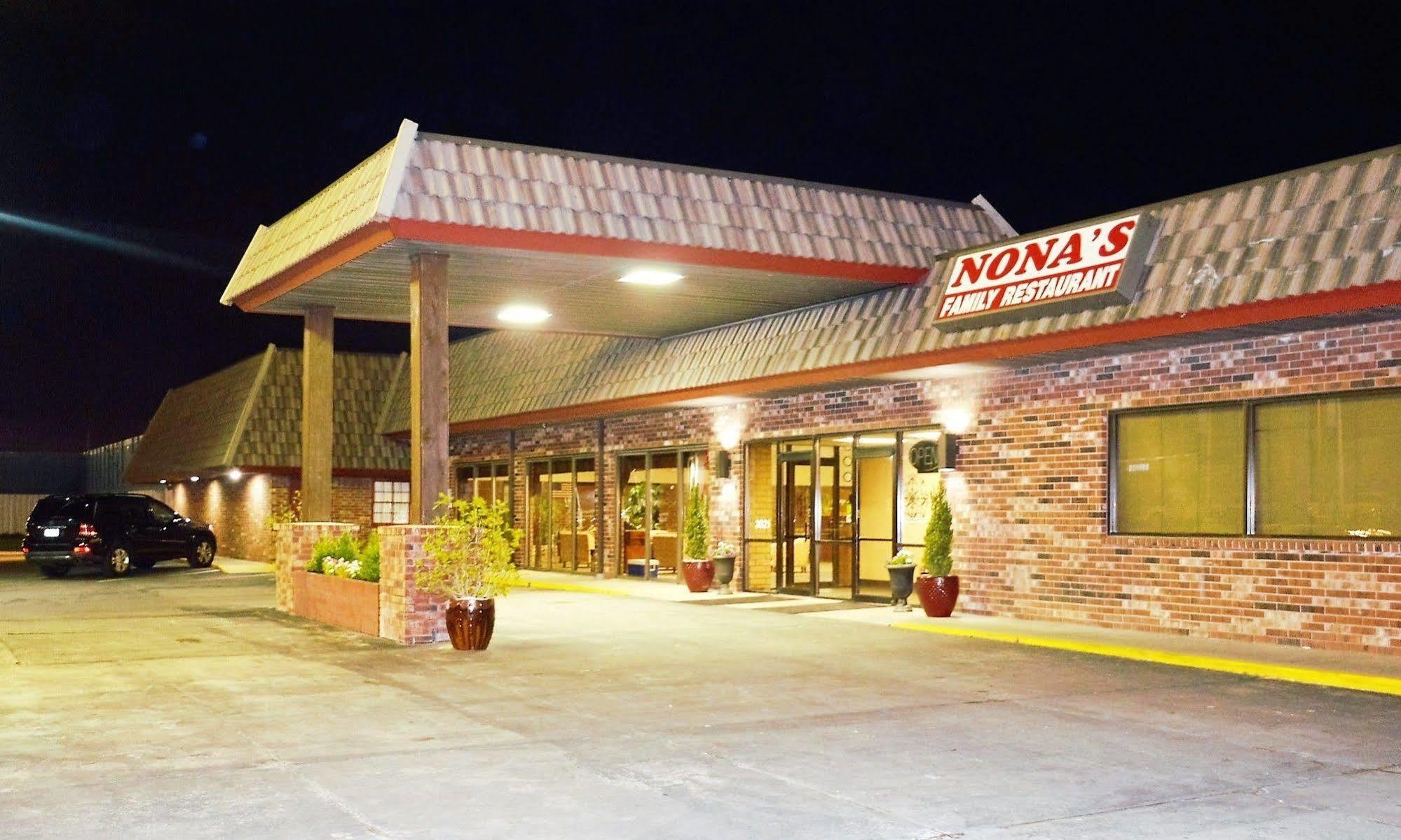 Best Western Hospitality House Emporia Esterno foto