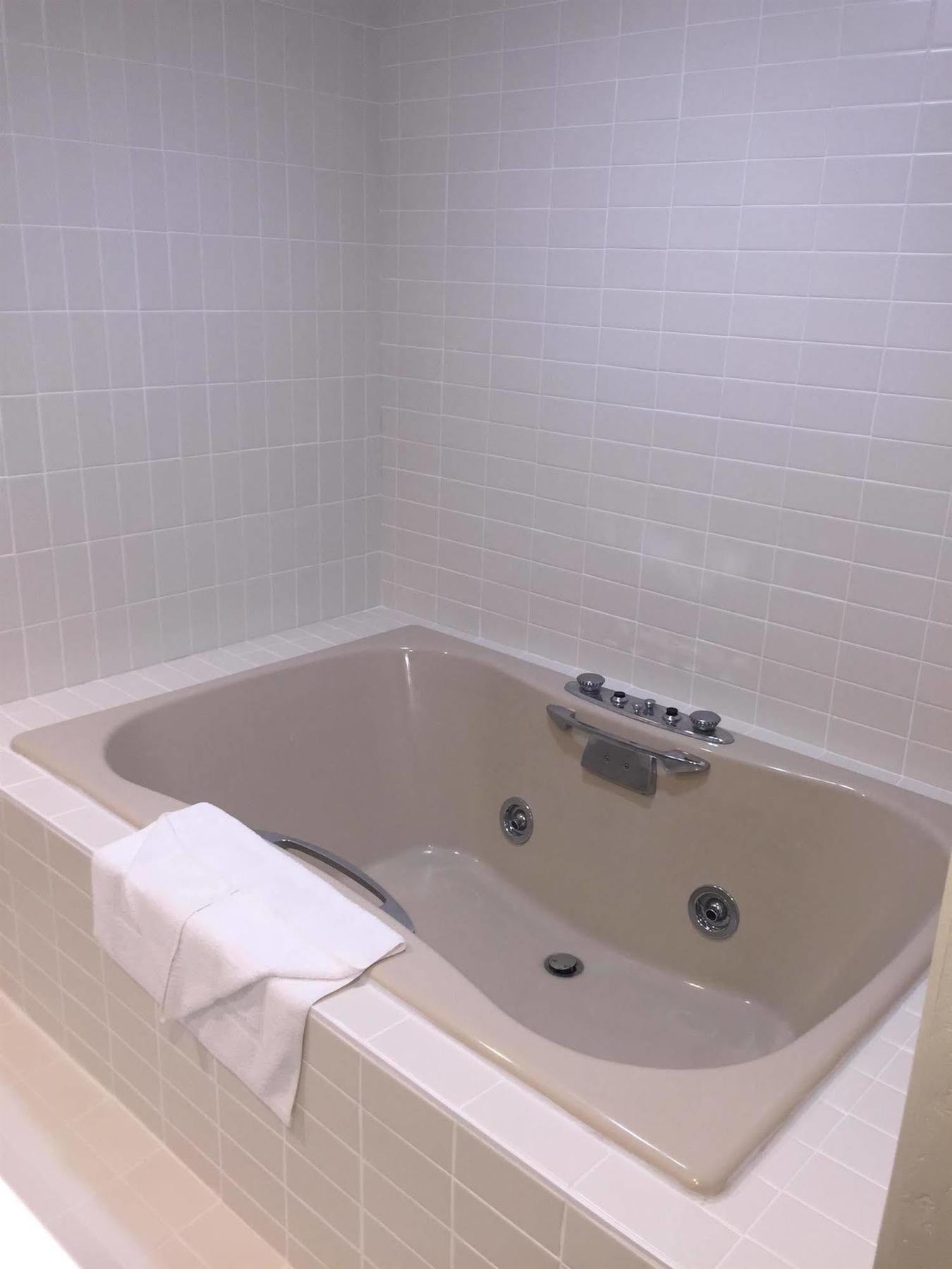 Best Western Hospitality House Emporia Esterno foto