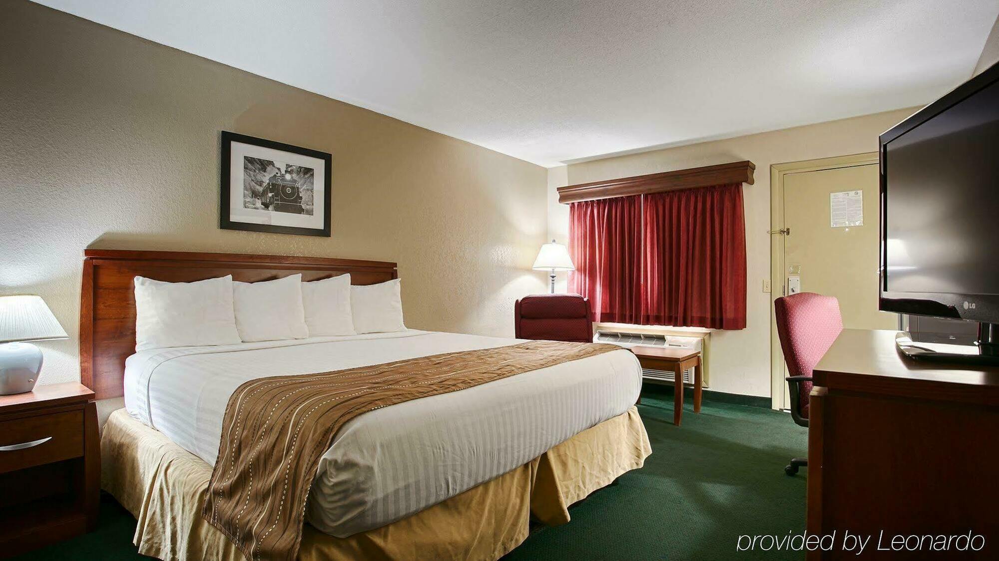 Best Western Hospitality House Emporia Esterno foto
